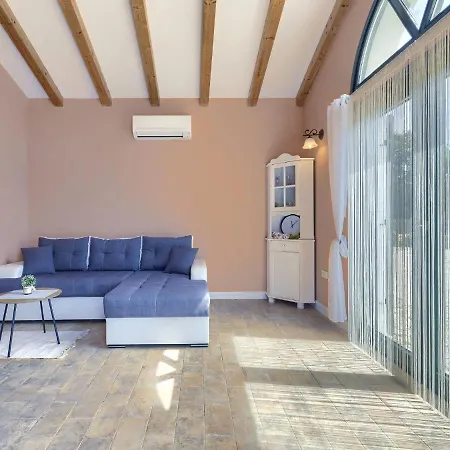 Semesterbostad Bernard By Interhome *