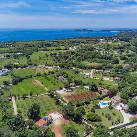 Dom wakacyjny Bernard By Interhome