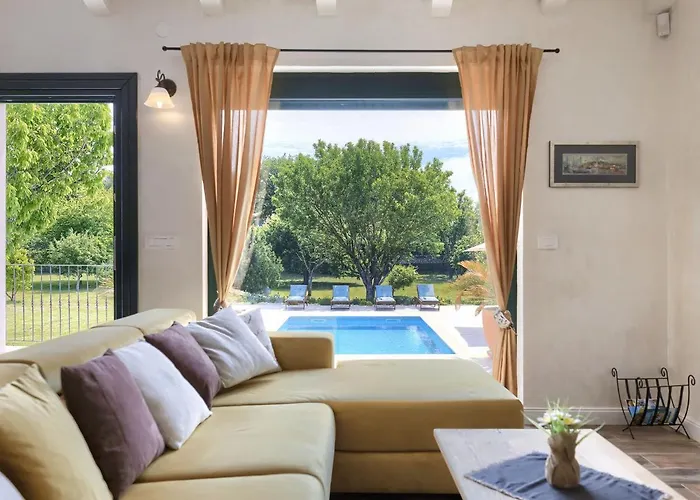 Bernard By Interhome * Ρόβινι