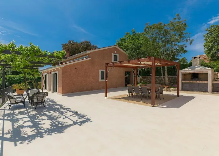 Bernard By Interhome *