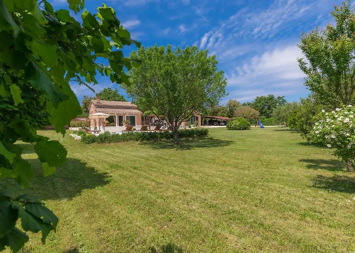 Bernard By Interhome * Ρόβινι