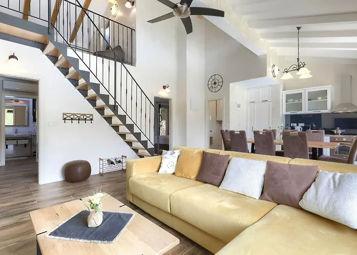 Bernard By Interhome Ρόβινι