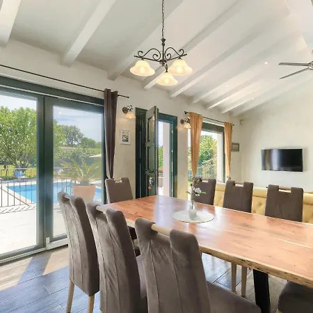 度假居 Bernard By Interhome