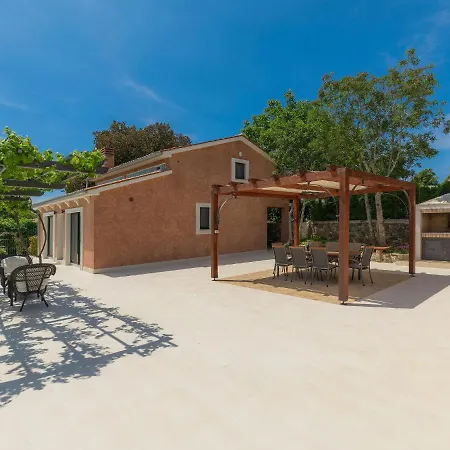 Bernard By Interhome *